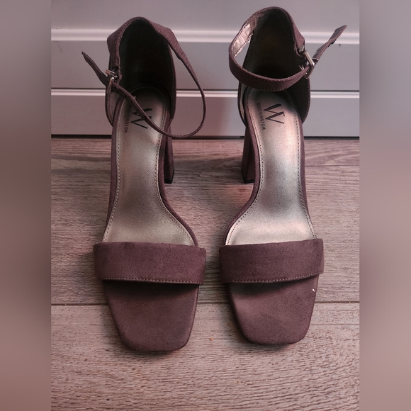 Worthington Women's Heels in Grey Brown Suede - Picture 2 of 10
